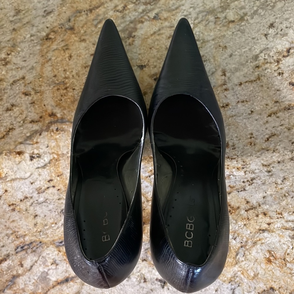 BCBGirls Size 8 Pointy Black Heels - Picture 4 of 11